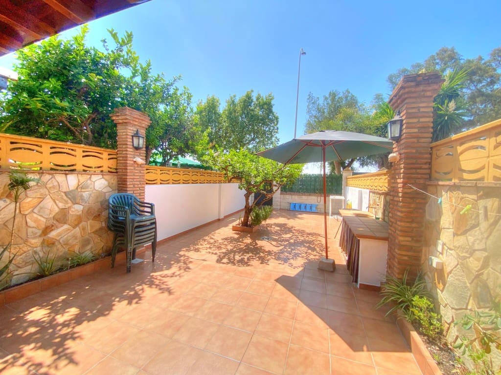 3 soveværelse Byhus til leje i Chilches med swimmingpool - € 1.100 (Ref: 9188125)