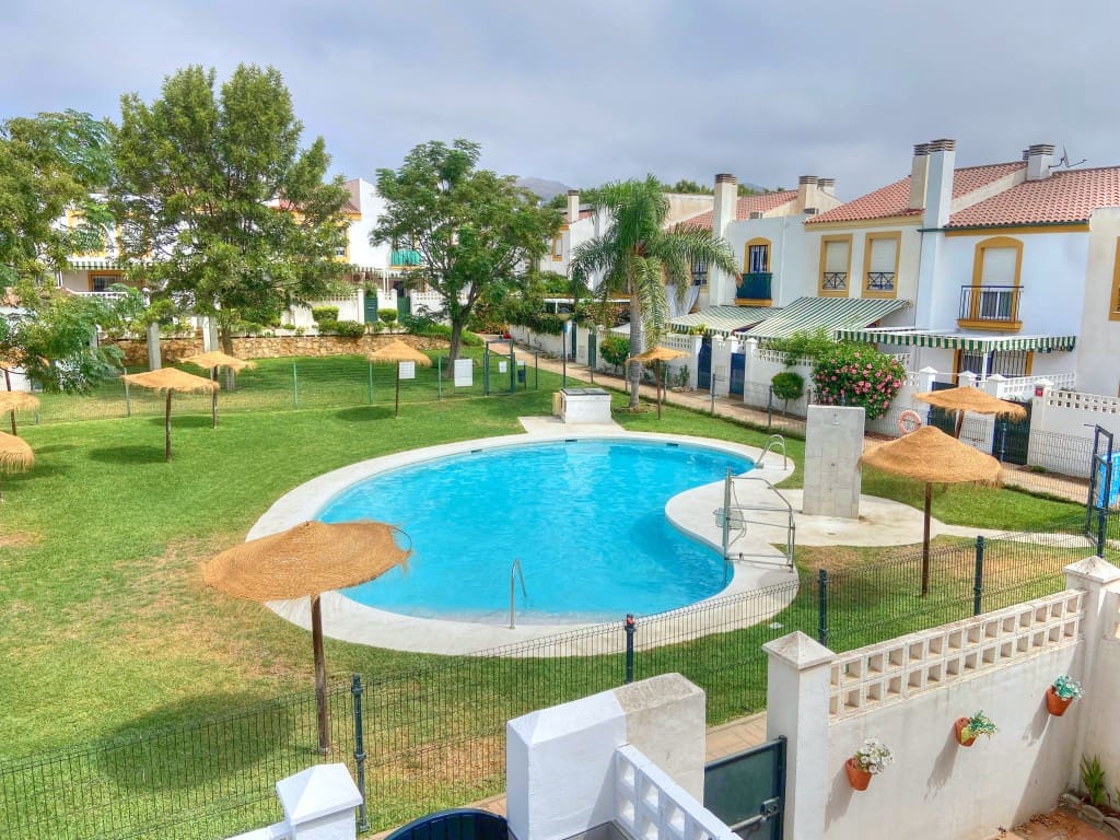 3 soveværelse Byhus til leje i Chilches med swimmingpool - € 1.100 (Ref: 9188125)