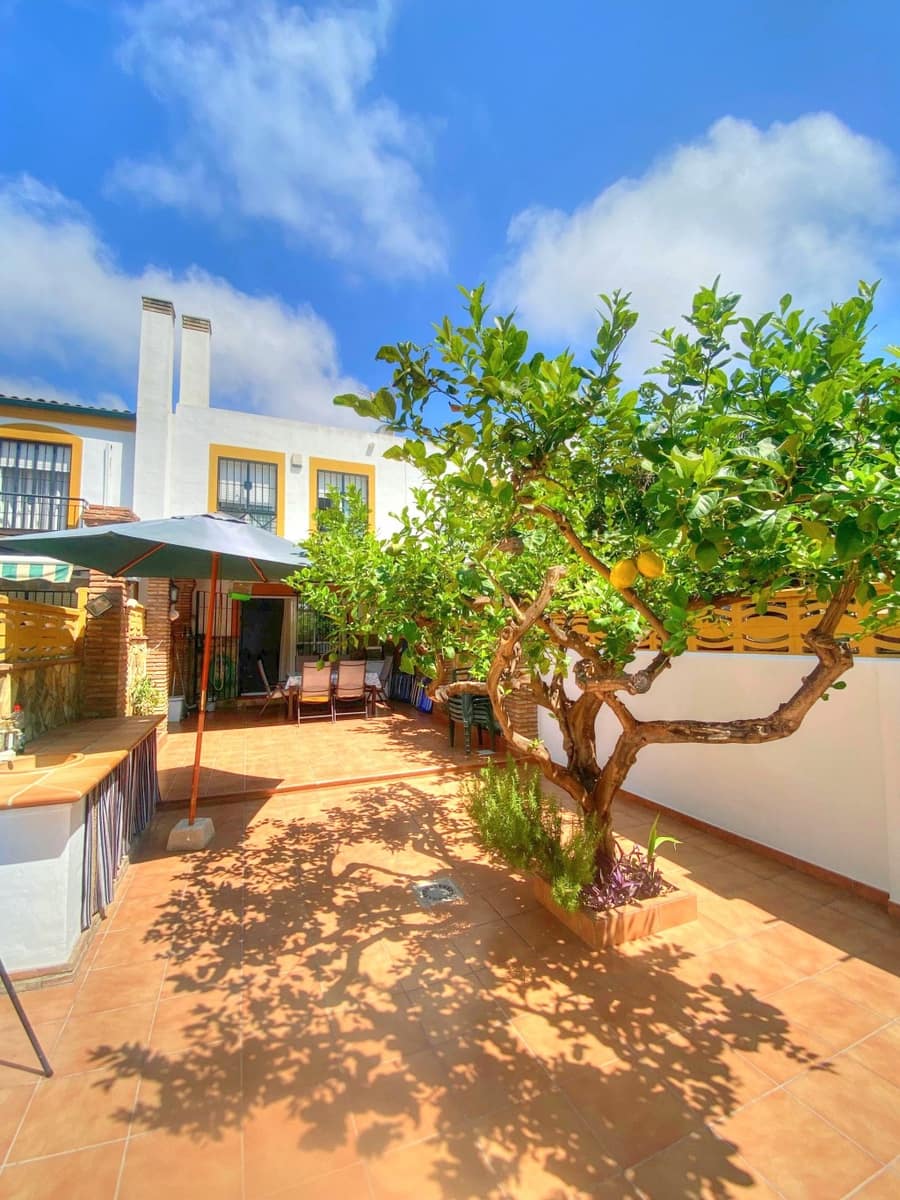 3 soveværelse Byhus til leje i Chilches med swimmingpool - € 1.100 (Ref: 9188125)