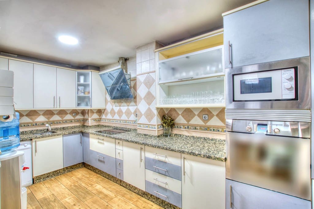 5 slaapkamer Huis te koop in Malaga stad - € 525.000 (Ref: 9188126)