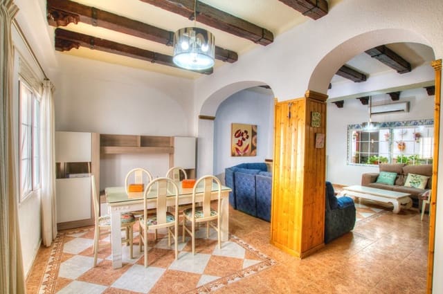 5 makuuhuone Omakotitalo myytävänä paikassa Málaga kaupunki - 525 000 € (Ref: 9188126)