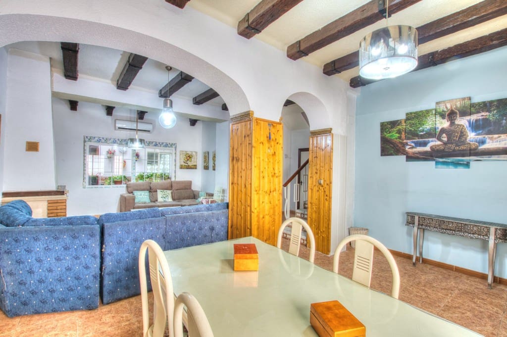 5 slaapkamer Huis te koop in Malaga stad - € 525.000 (Ref: 9188126)