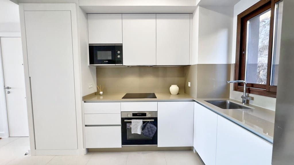 2 bedroom Flat for rent in Rincon de la Victoria with pool garage - € 1,800 (Ref: 9251910)