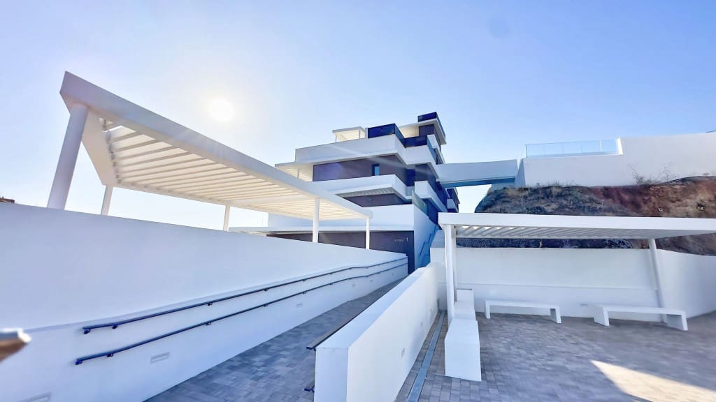 2 bedroom Flat for rent in Rincon de la Victoria with pool garage - € 1,800 (Ref: 9251910)