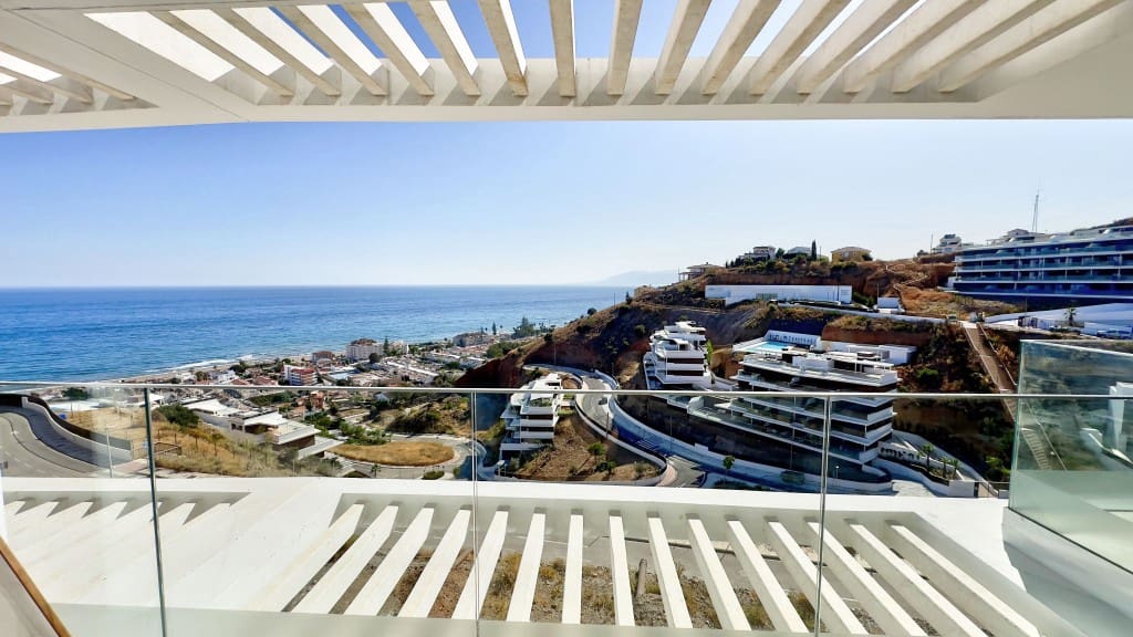 2 bedroom Flat for rent in Rincon de la Victoria with pool garage - € 1,800 (Ref: 9251910)