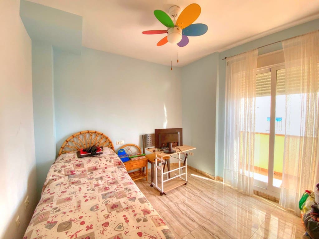 3 soveværelse Byhus til salg i Benajarafe med garage - € 395.000 (Ref: 9296682)