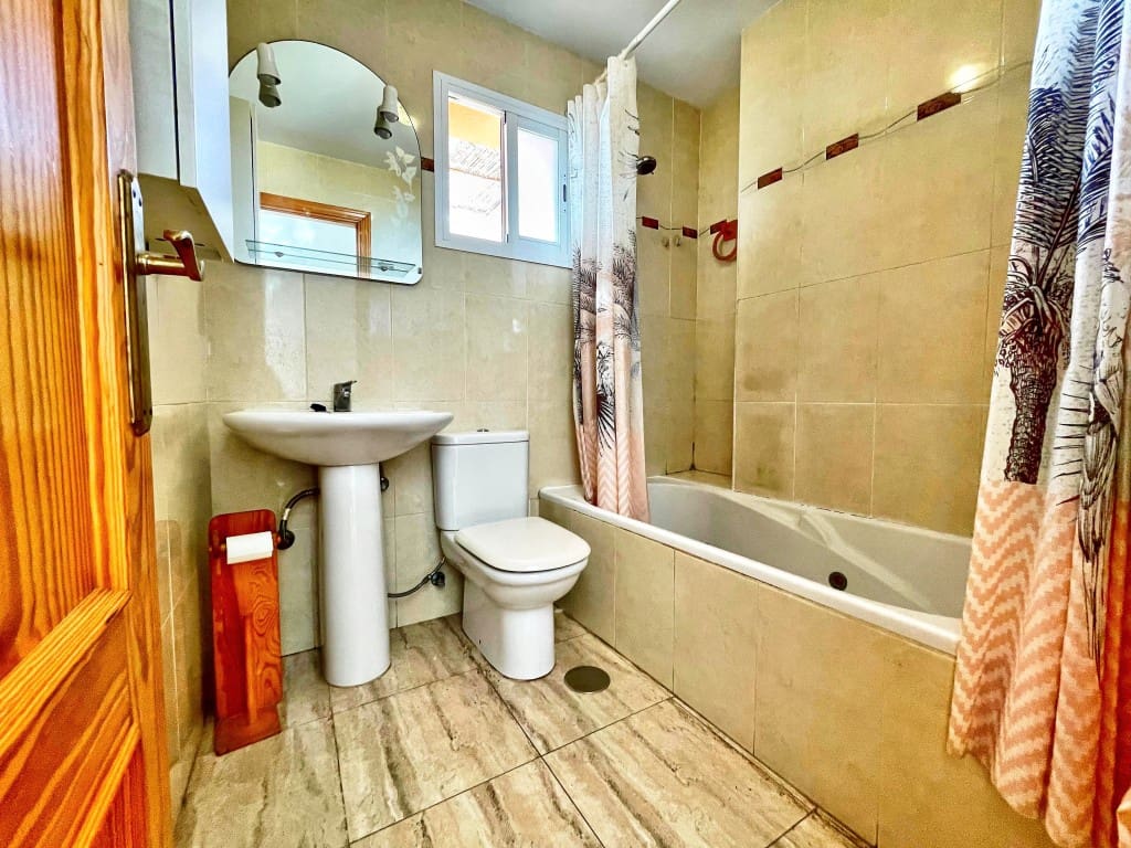 3 soveværelse Byhus til salg i Benajarafe - € 435.000 (Ref: 9310549)