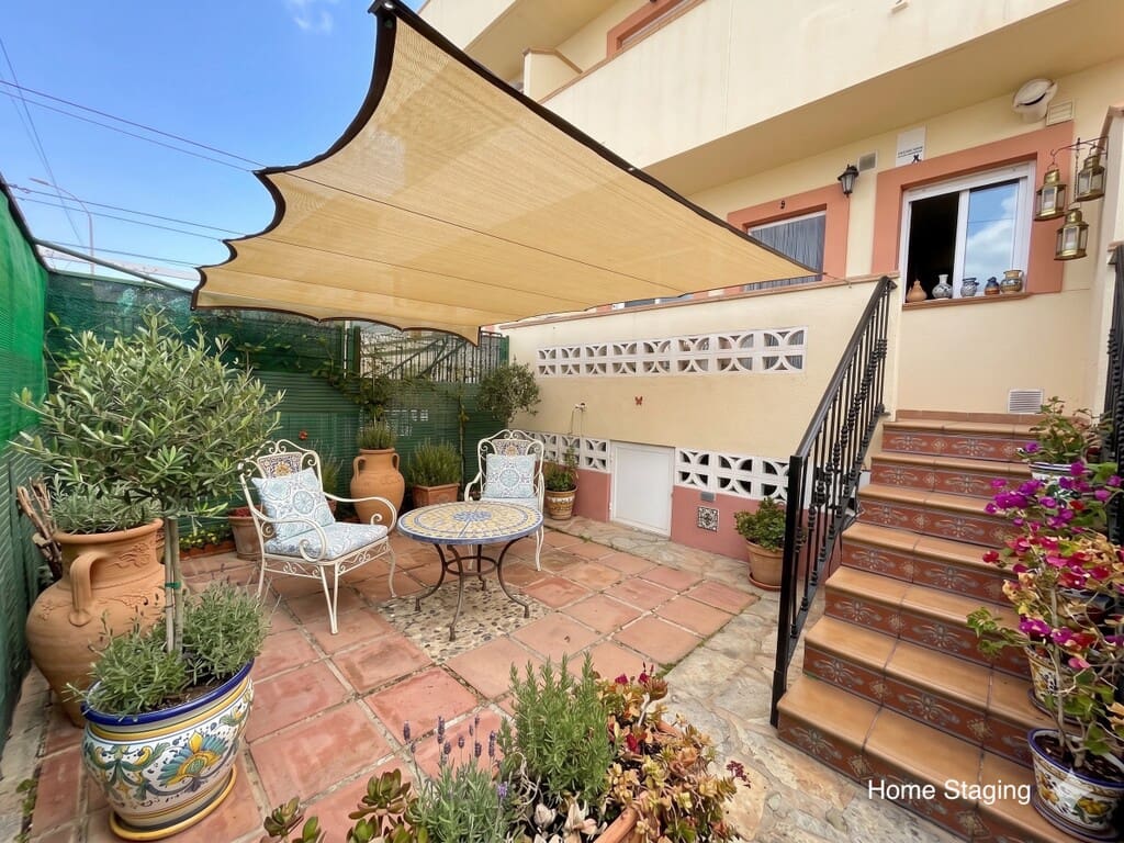 3 bedroom Townhouse for sale in Benajarafe with garage - € 425,000 (Ref: 9310549)