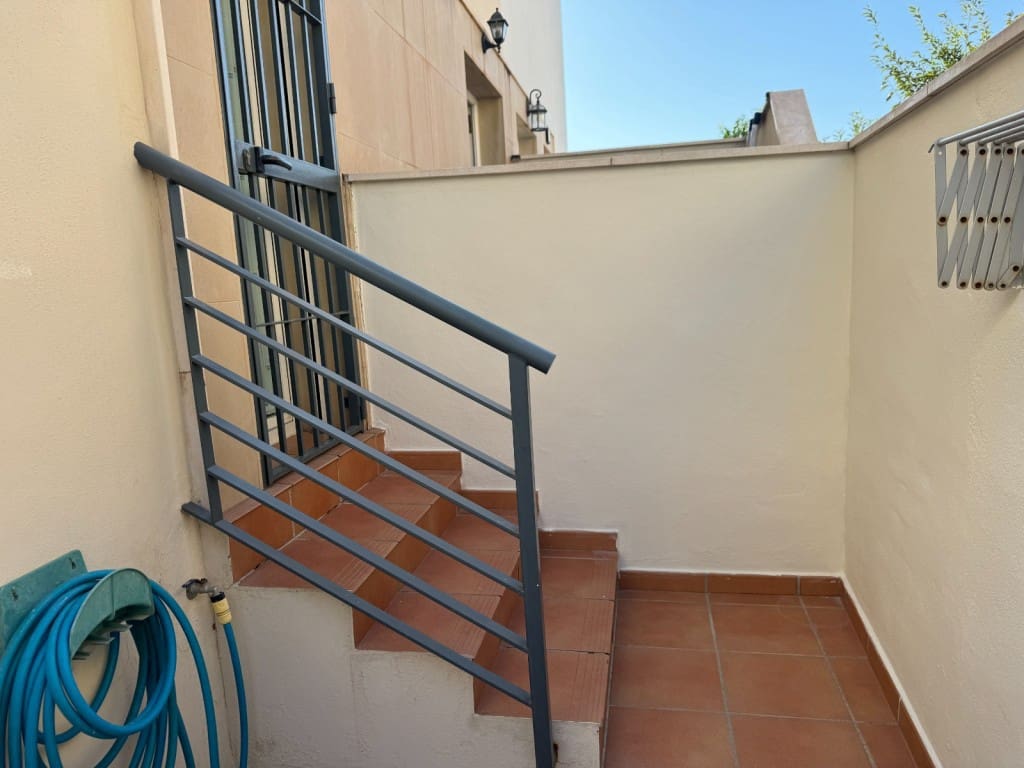 4 soverom Kjedet enebolig til salgs i Benajarafe med svømmebasseng - € 499 000 (Ref: 9317304)