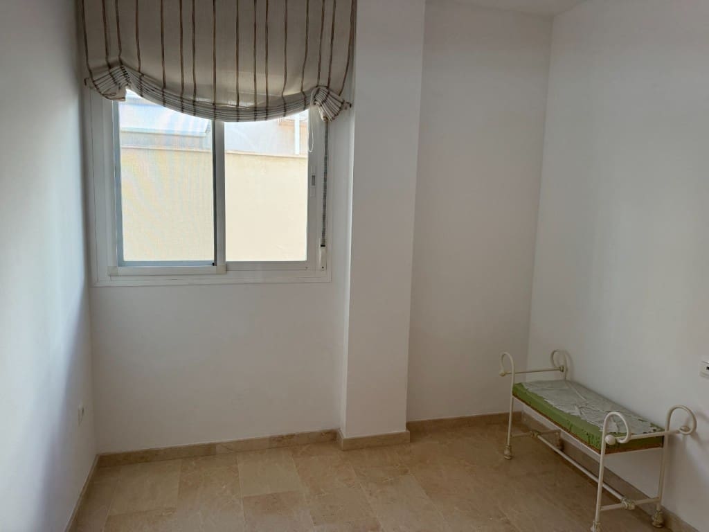 4 soverom Kjedet enebolig til salgs i Benajarafe med svømmebasseng - € 499 000 (Ref: 9317304)