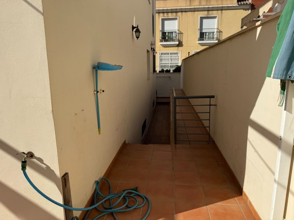 4 soverom Kjedet enebolig til salgs i Benajarafe med svømmebasseng - € 499 000 (Ref: 9317304)