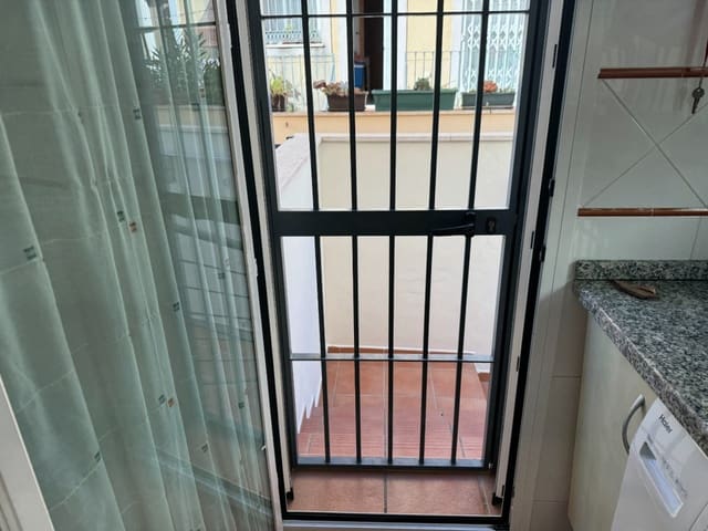 4 makuuhuone Paritalo myytävänä paikassa Benajarafe, Vélez-Málaga mukana uima-altaan - 499 000 € (Ref: 9317304)