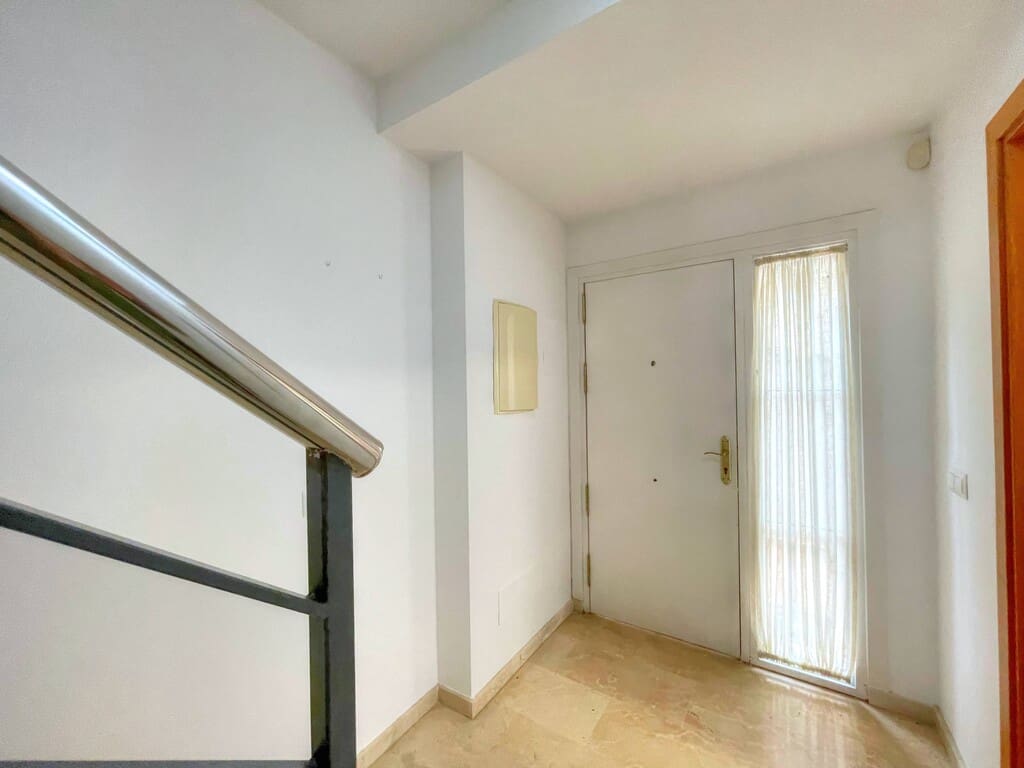 Pareado de 4 habitaciones en Benajarafe en venta con piscina - 464.900 € (Ref: 9317304)