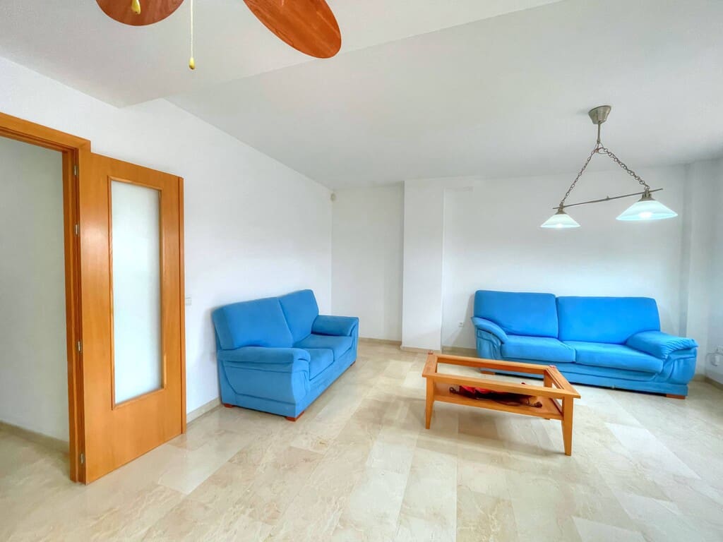 Pareado de 4 habitaciones en Benajarafe en venta con piscina - 464.900 € (Ref: 9317304)