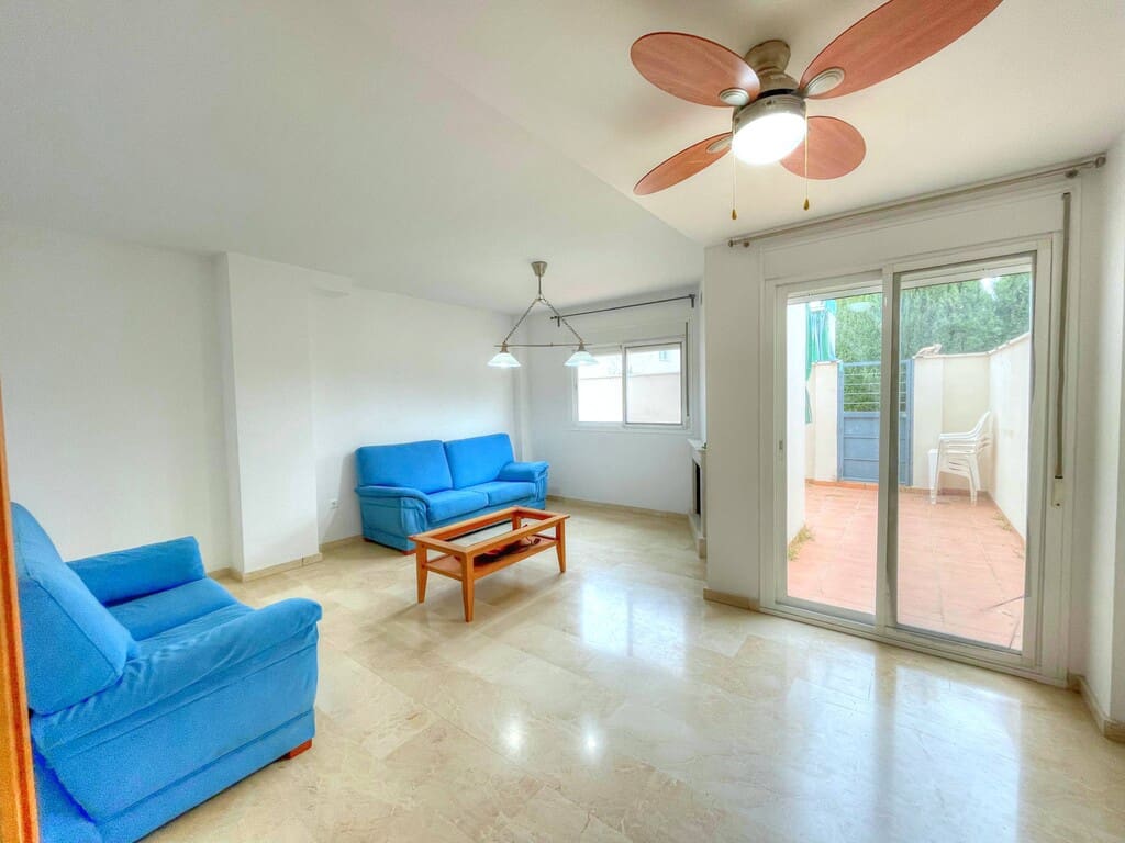 Pareado de 4 habitaciones en Benajarafe en venta con piscina - 464.900 € (Ref: 9317304)