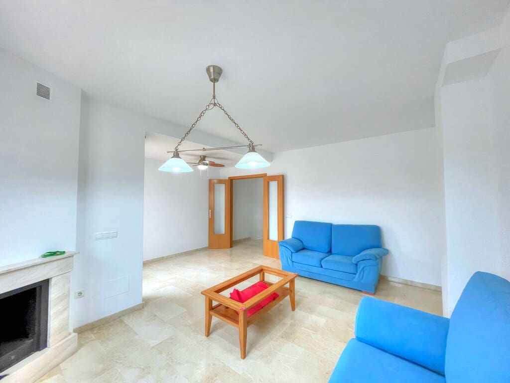 Pareado de 4 habitaciones en Benajarafe en venta con piscina - 464.900 € (Ref: 9317304)