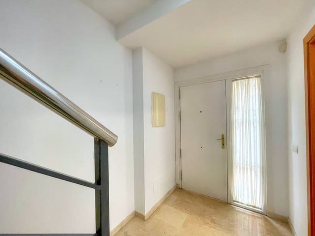 Pareado de 4 habitaciones en Benajarafe, Vélez-Málaga en venta con piscina - 464.900 € (Ref: 9317304)