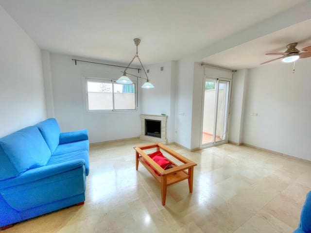 Pareado de 4 habitaciones en Benajarafe, Vélez-Málaga en venta con piscina - 464.900 € (Ref: 9317304)