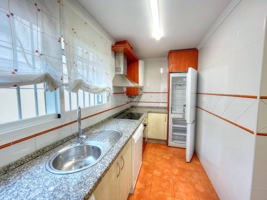 Pareado de 4 habitaciones en Benajarafe en venta con piscina - 464.900 € (Ref: 9317304)