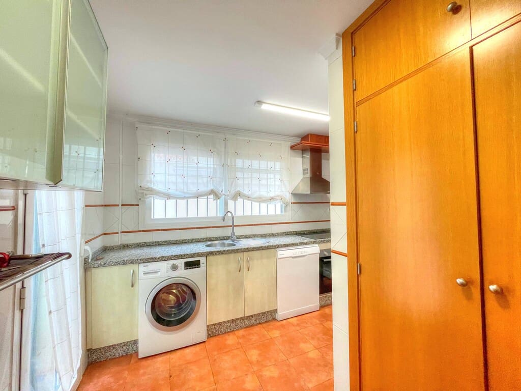 Pareado de 4 habitaciones en Benajarafe en venta con piscina - 464.900 € (Ref: 9317304)