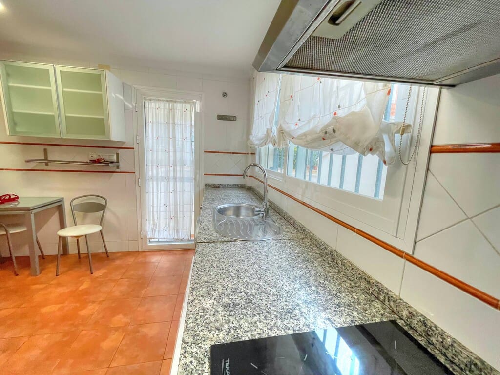 Pareado de 4 habitaciones en Benajarafe en venta con piscina - 464.900 € (Ref: 9317304)