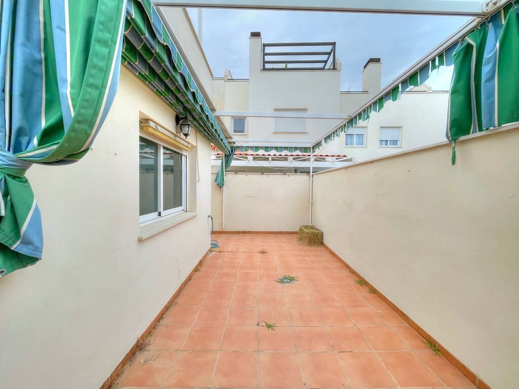 Pareado de 4 habitaciones en Benajarafe en venta con piscina - 464.900 € (Ref: 9317304)