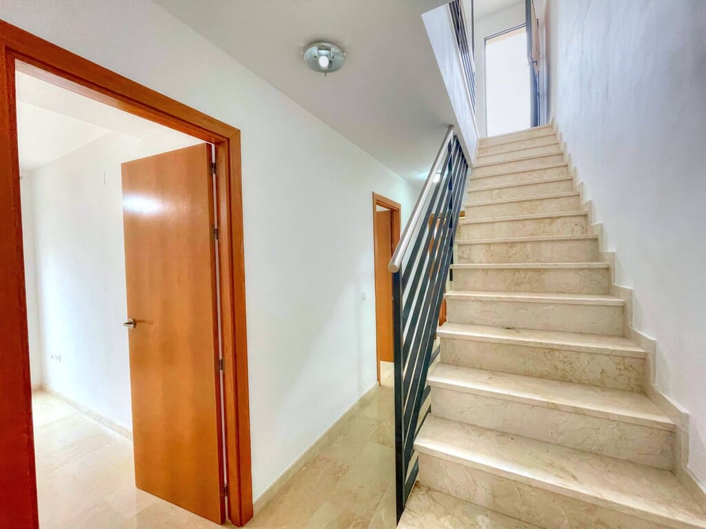 Pareado de 4 habitaciones en Benajarafe en venta con piscina - 464.900 € (Ref: 9317304)