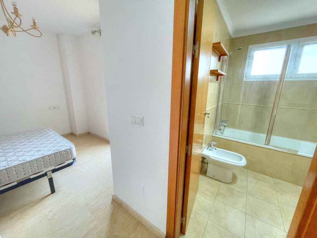 Pareado de 4 habitaciones en Benajarafe en venta con piscina - 464.900 € (Ref: 9317304)