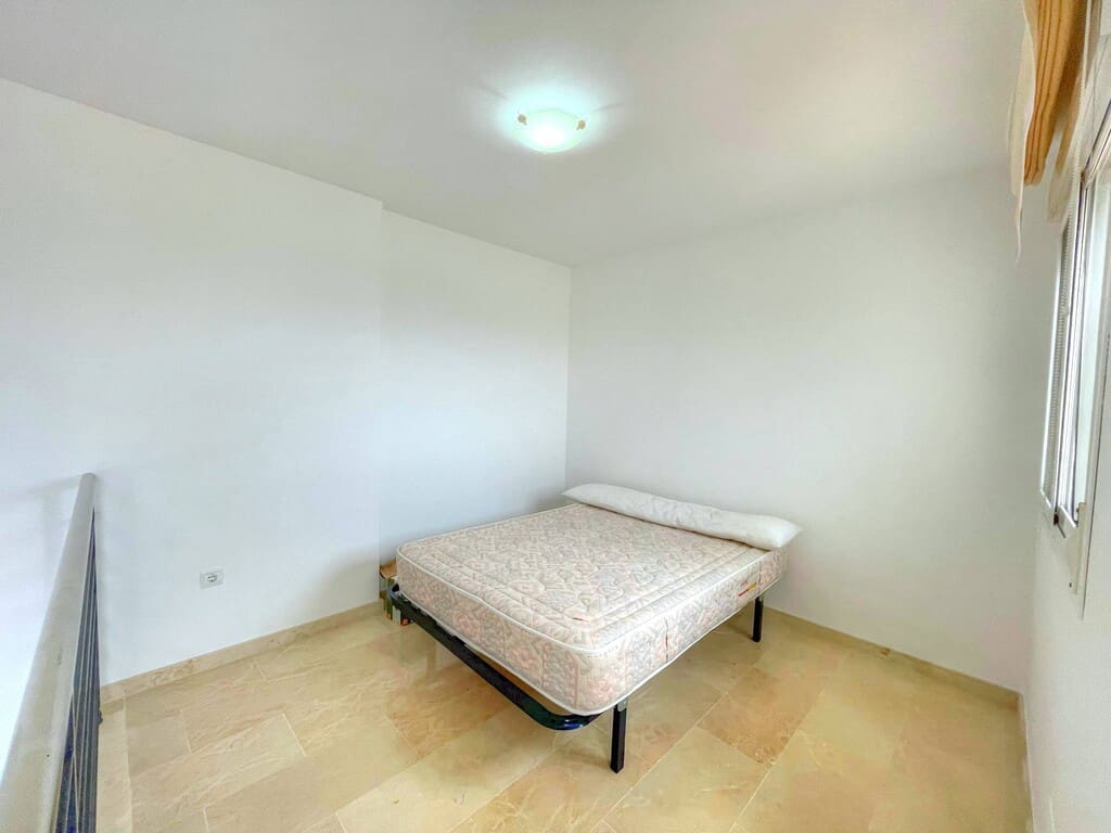 Pareado de 4 habitaciones en Benajarafe en venta con piscina - 464.900 € (Ref: 9317304)