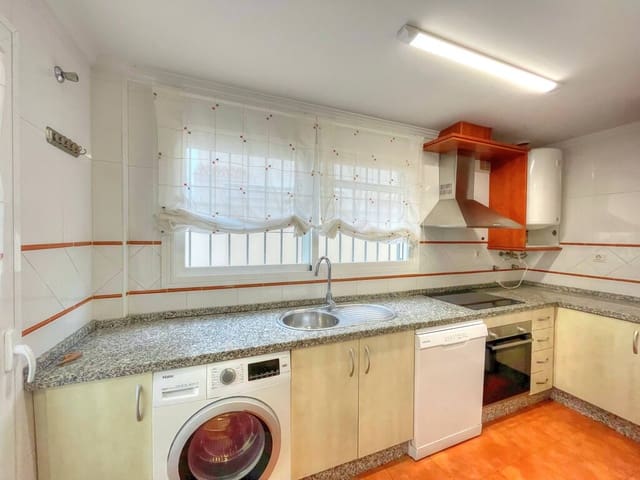 Pareado de 4 habitaciones en Benajarafe, Vélez-Málaga en venta con piscina - 464.900 € (Ref: 9317304)