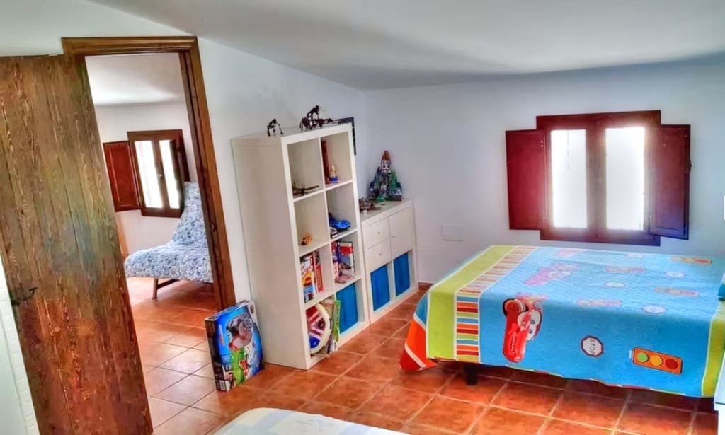 2 bedroom Finca/Country House for sale in Alhama de Granada with pool - € 325,000 (Ref: 9382290)