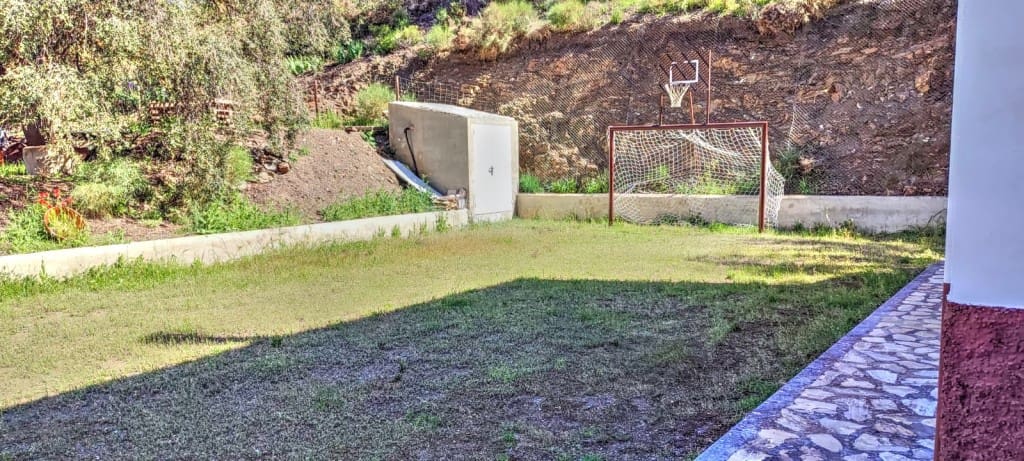 2 bedroom Finca/Country House for sale in Alhama de Granada with pool - € 325,000 (Ref: 9382290)