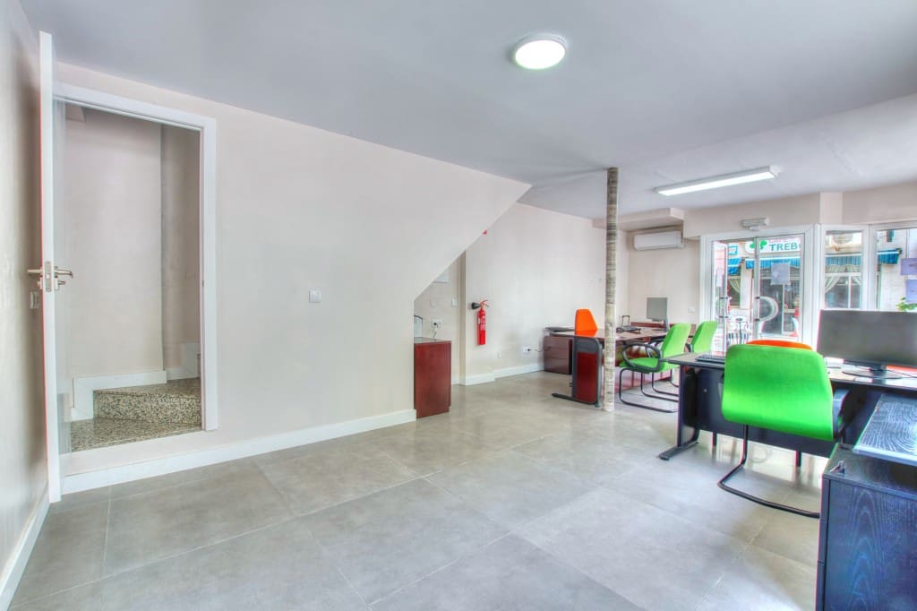 1 slaapkamer Commercieel te koop in Velez-Malaga - € 155.000 (Ref: 9382291)