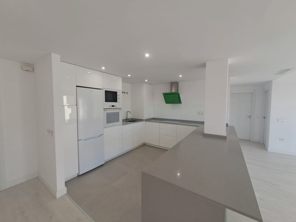 3 bedroom Flat for sale in Rincon de la Victoria with pool - € 355,000 (Ref: 9385072)