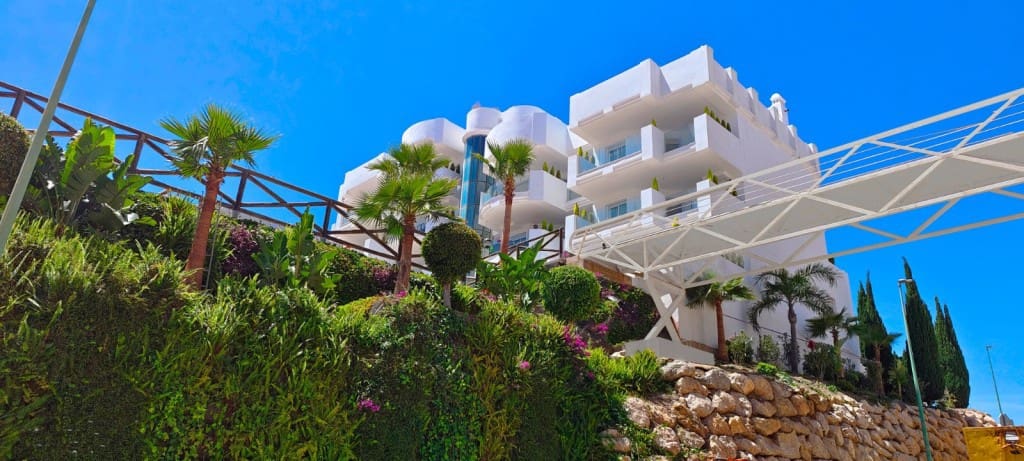 3 bedroom Flat for sale in Rincon de la Victoria with pool - € 355,000 (Ref: 9385072)