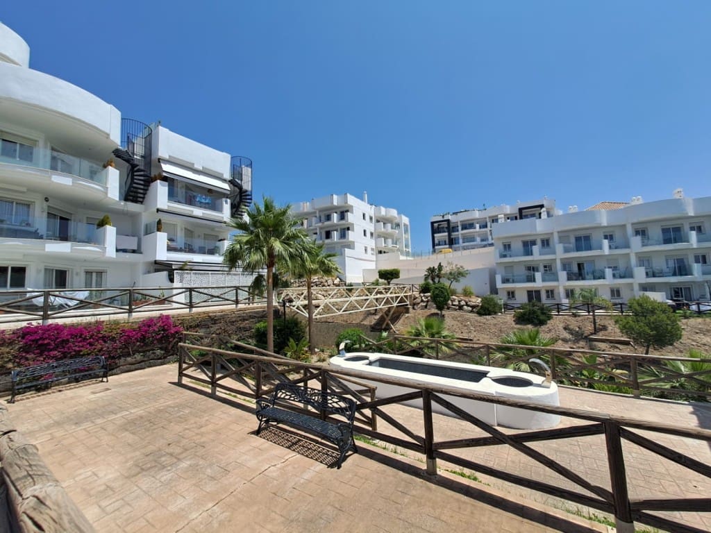 3 bedroom Flat for sale in Rincon de la Victoria with pool - € 355,000 (Ref: 9385072)