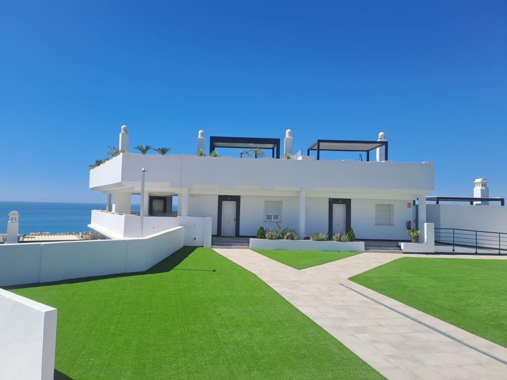 3 bedroom Flat for sale in Rincon de la Victoria with pool - € 355,000 (Ref: 9385072)