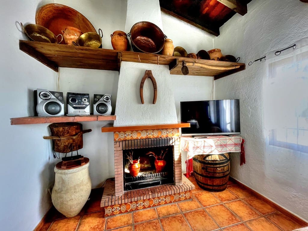 6 bedroom Finca/Country House for sale in Almachar with pool garage - € 485,000 (Ref: 9421813)