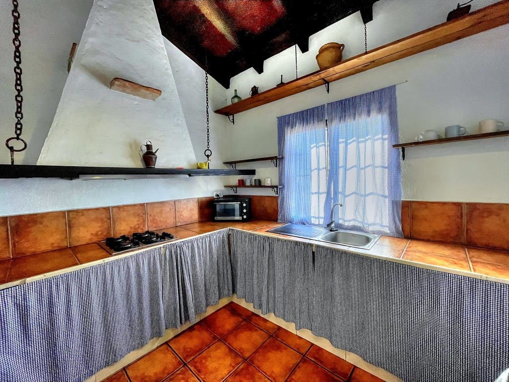 6 bedroom Finca/Country House for sale in Almachar with pool garage - € 485,000 (Ref: 9421813)