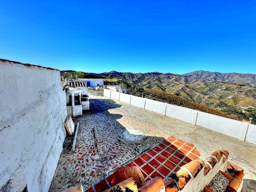 6 bedroom Finca/Country House for sale in Almachar with pool garage - € 485,000 (Ref: 9421813)