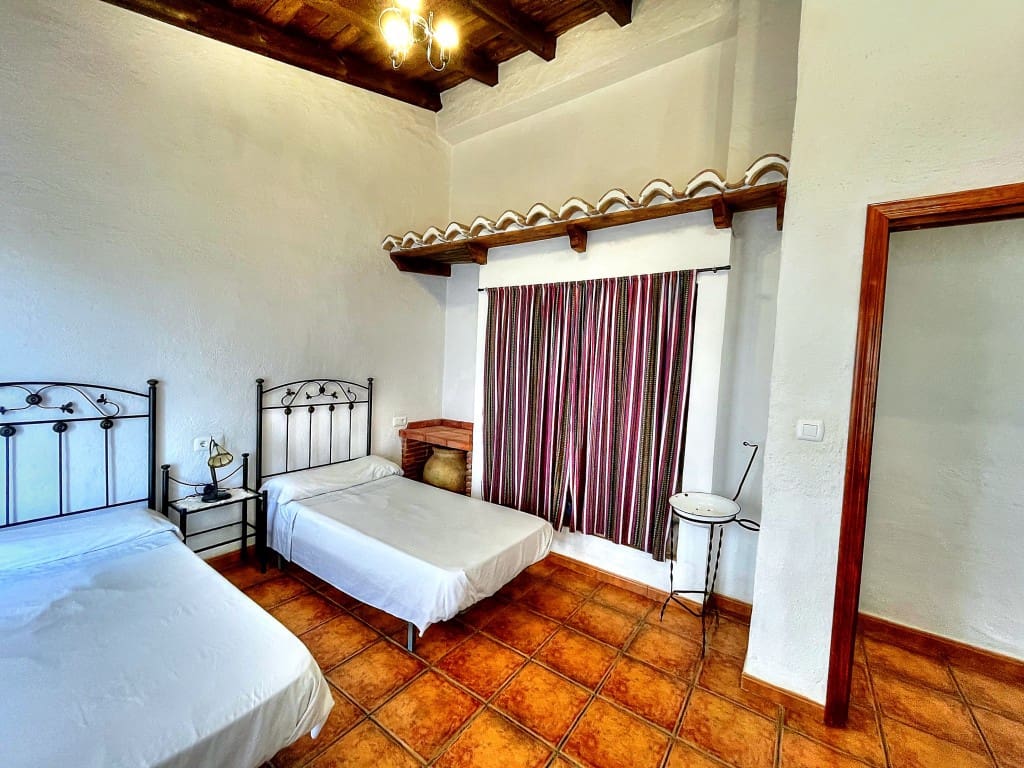 6 bedroom Finca/Country House for sale in Almachar with pool garage - € 485,000 (Ref: 9421813)