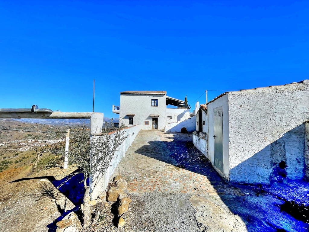 6 bedroom Finca/Country House for sale in Almachar with pool garage - € 485,000 (Ref: 9421813)