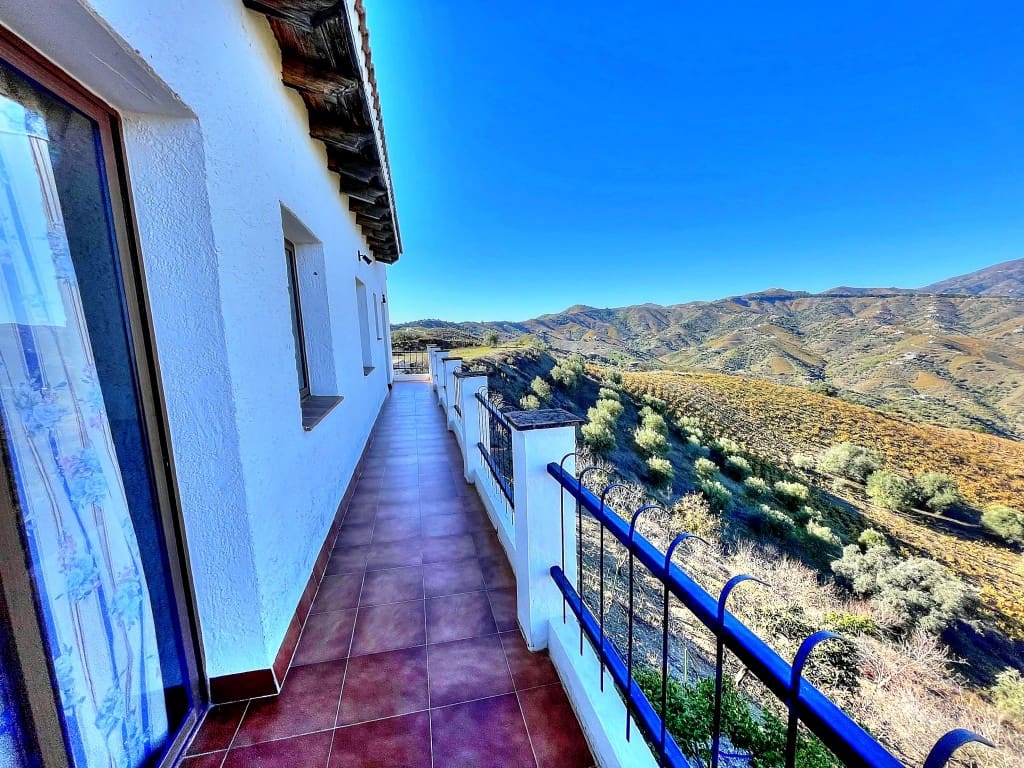 6 bedroom Finca/Country House for sale in Almachar with pool garage - € 485,000 (Ref: 9421813)