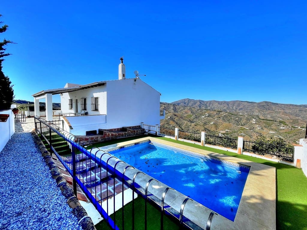 6 bedroom Finca/Country House for sale in Almachar with pool garage - € 485,000 (Ref: 9421813)