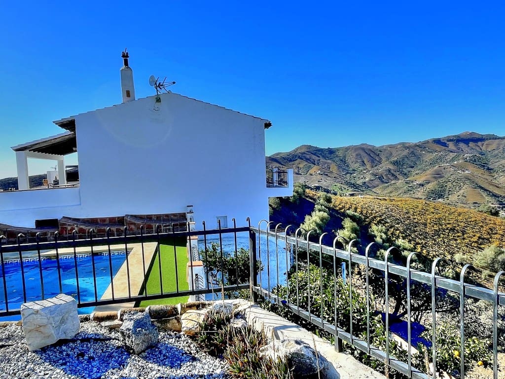 6 bedroom Finca/Country House for sale in Almachar with pool garage - € 485,000 (Ref: 9421813)