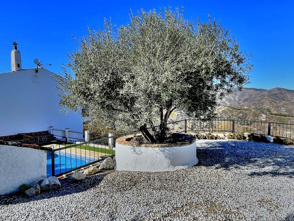 6 bedroom Finca/Country House for sale in Almachar with pool garage - € 485,000 (Ref: 9421813)