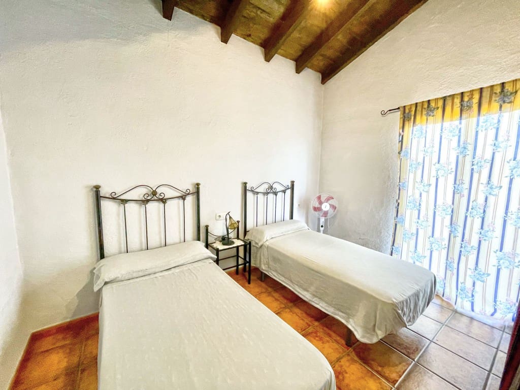 6 slaapkamer Finca/Landhuis te koop in Almachar met zwembad garage - € 399.000 (Ref: 9421813)