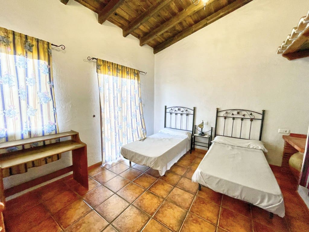 6 slaapkamer Finca/Landhuis te koop in Almachar met zwembad garage - € 399.000 (Ref: 9421813)