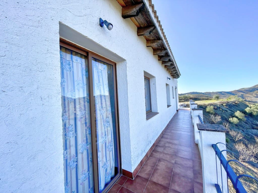 6 slaapkamer Finca/Landhuis te koop in Almachar met zwembad garage - € 399.000 (Ref: 9421813)