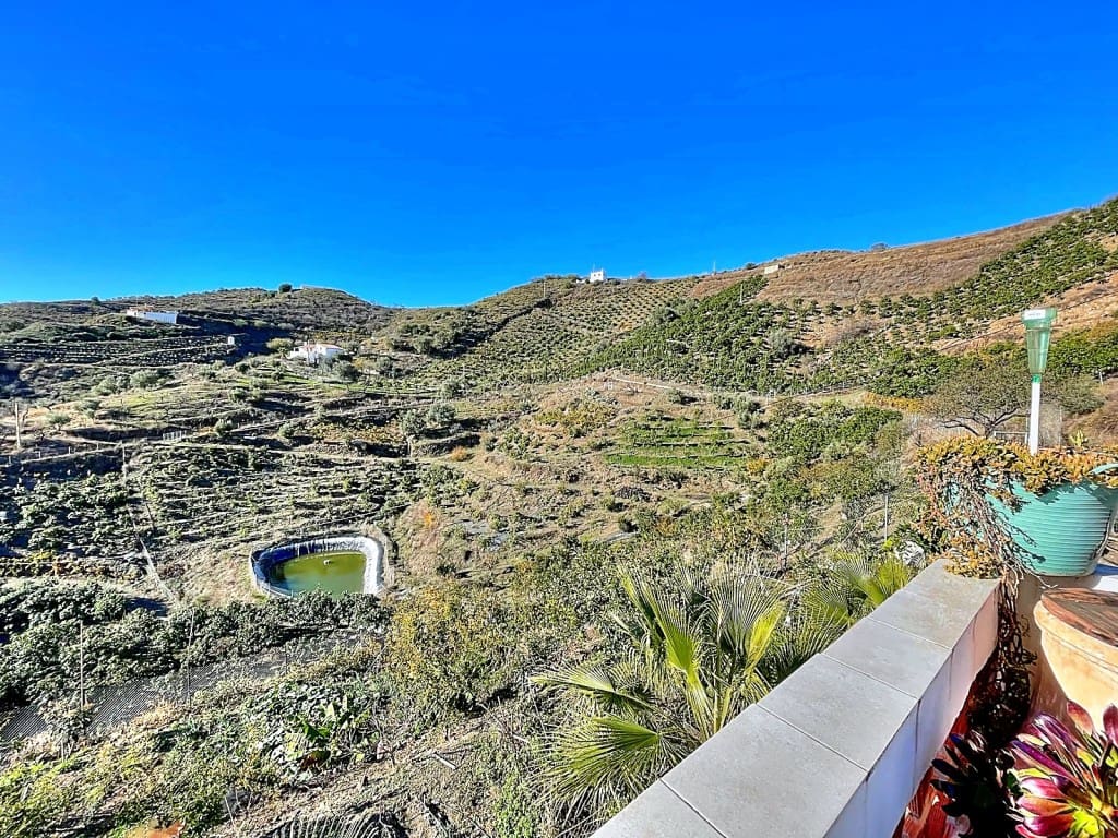 3 sypialnia Finka/Dom wiejski na sprzedaż w Macharaviaya z garażem - 300 000 € (Ref: 9421814)